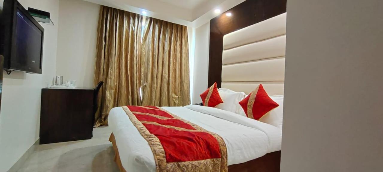 דלהי Hotel Benz International מראה חיצוני תמונה