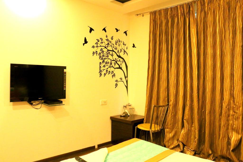 דלהי Hotel Benz International מראה חיצוני תמונה