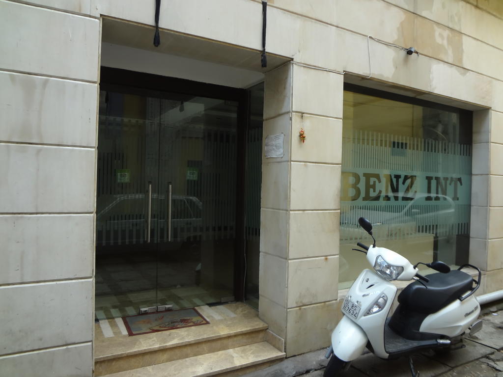 דלהי Hotel Benz International מראה חיצוני תמונה
