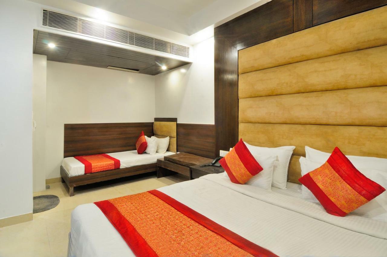 דלהי Hotel Benz International מראה חיצוני תמונה