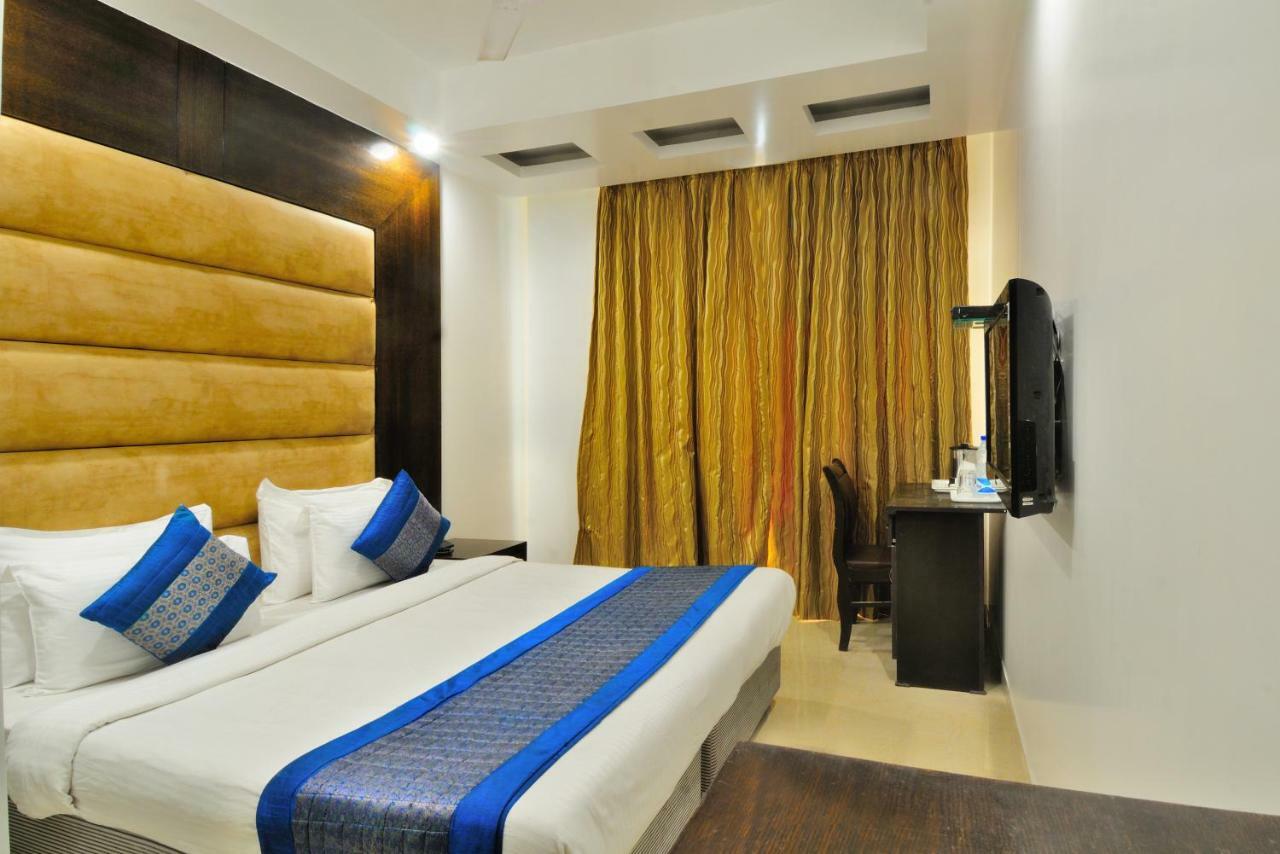 דלהי Hotel Benz International מראה חיצוני תמונה