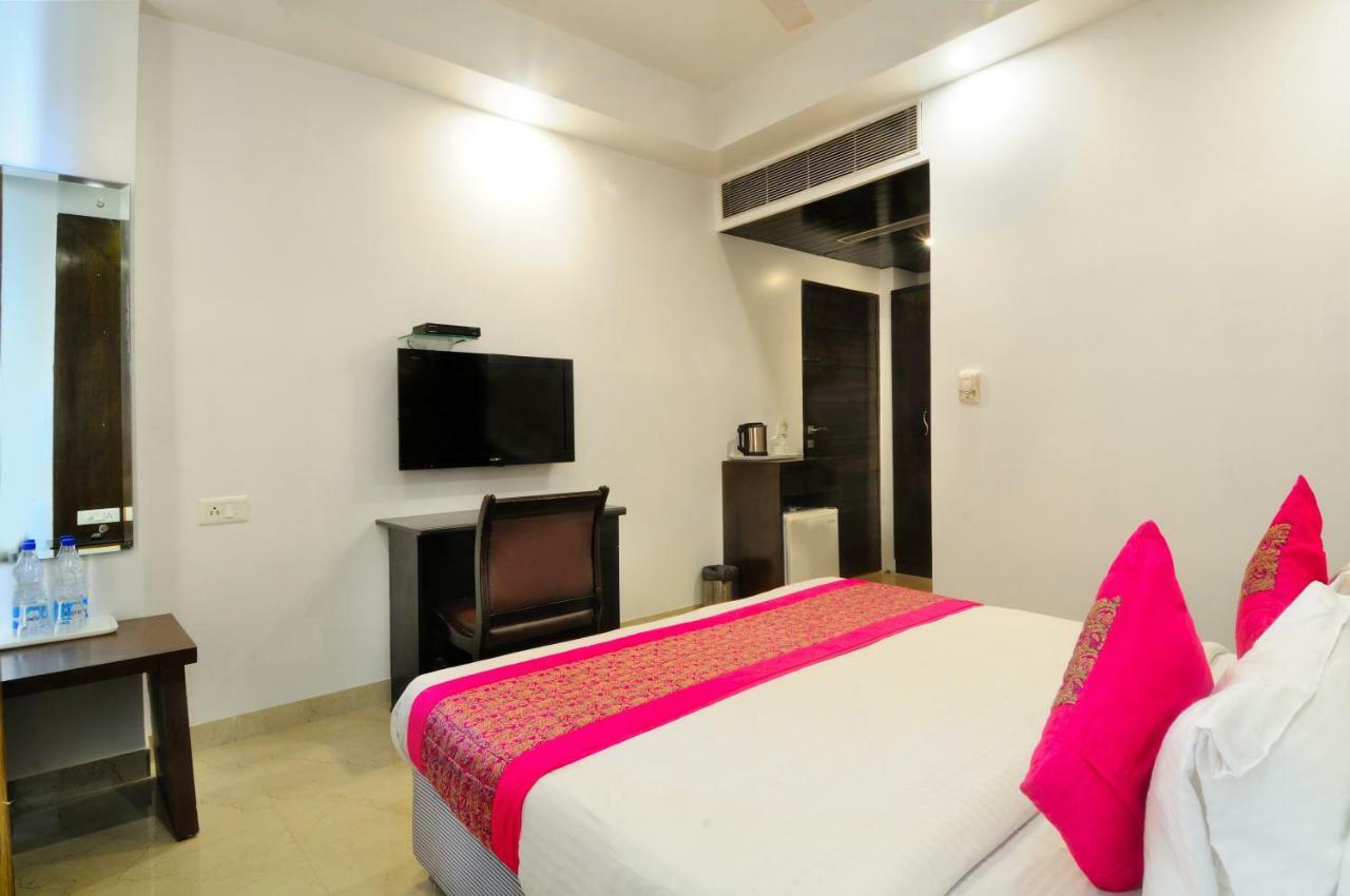 דלהי Hotel Benz International מראה חיצוני תמונה