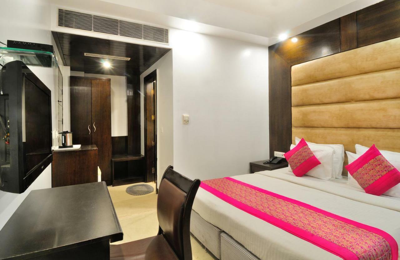 דלהי Hotel Benz International מראה חיצוני תמונה
