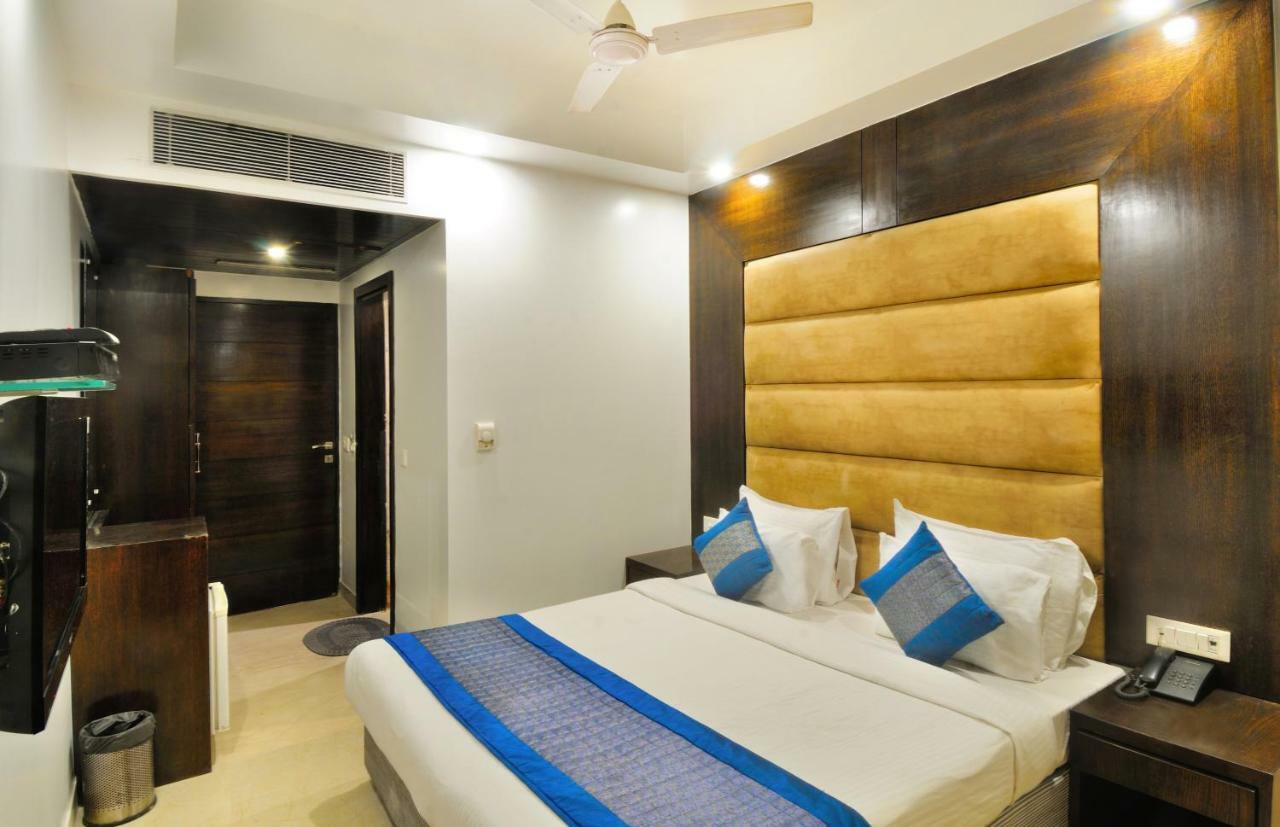 דלהי Hotel Benz International מראה חיצוני תמונה