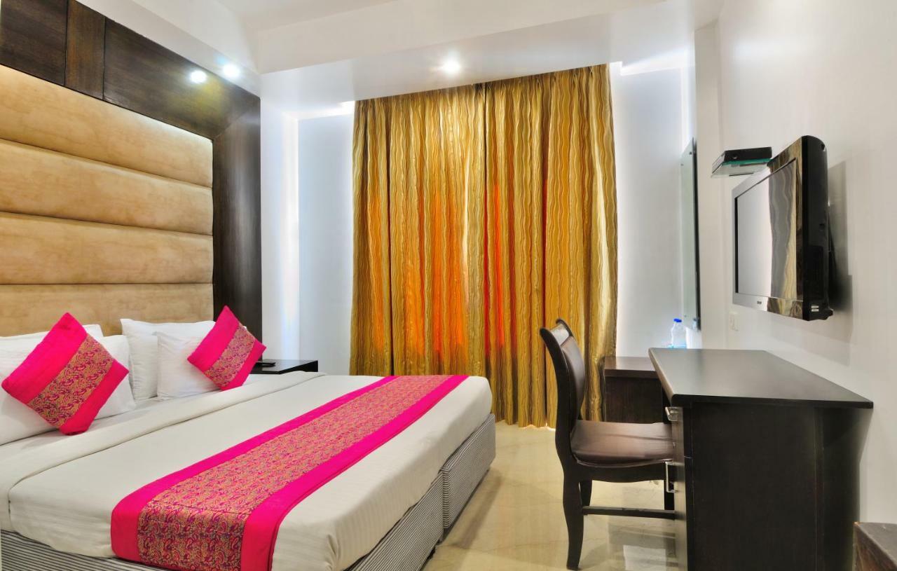 דלהי Hotel Benz International מראה חיצוני תמונה