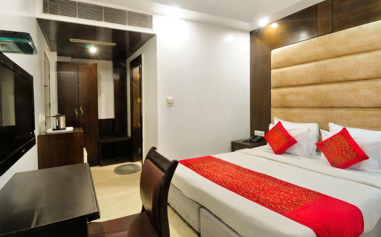 דלהי Hotel Benz International מראה חיצוני תמונה
