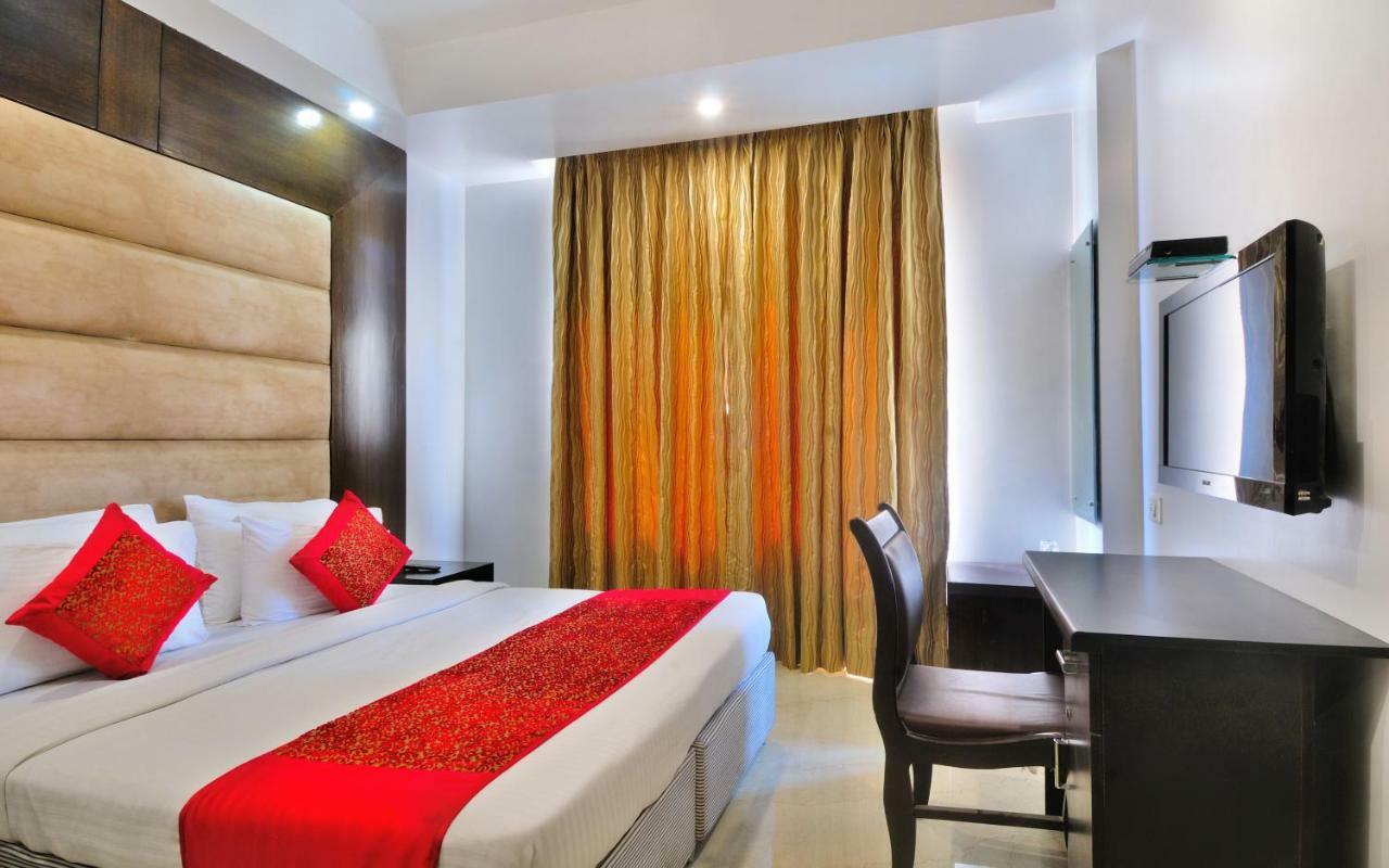 דלהי Hotel Benz International מראה חיצוני תמונה